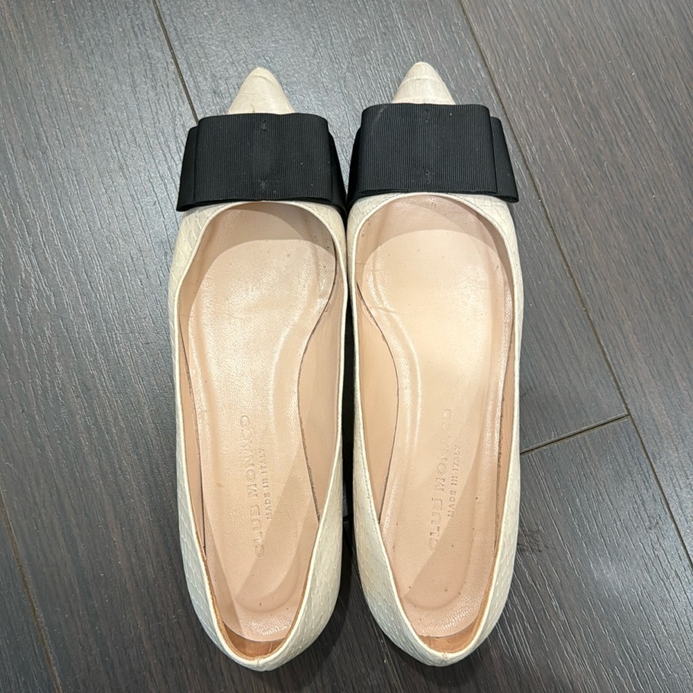 Club Monaco Flat